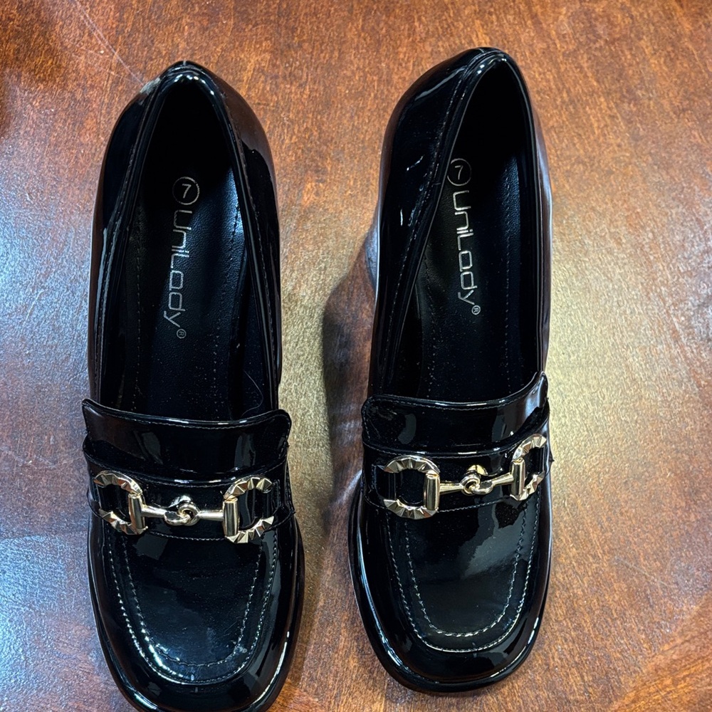 Unlisted Black Patent Heels with Gold Chain